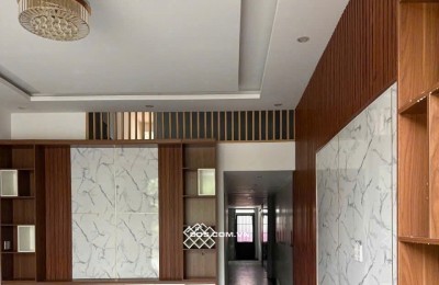 Bán nhà 2 tầng mặt tiền 7,5m đường Trịnh Khắc Lập